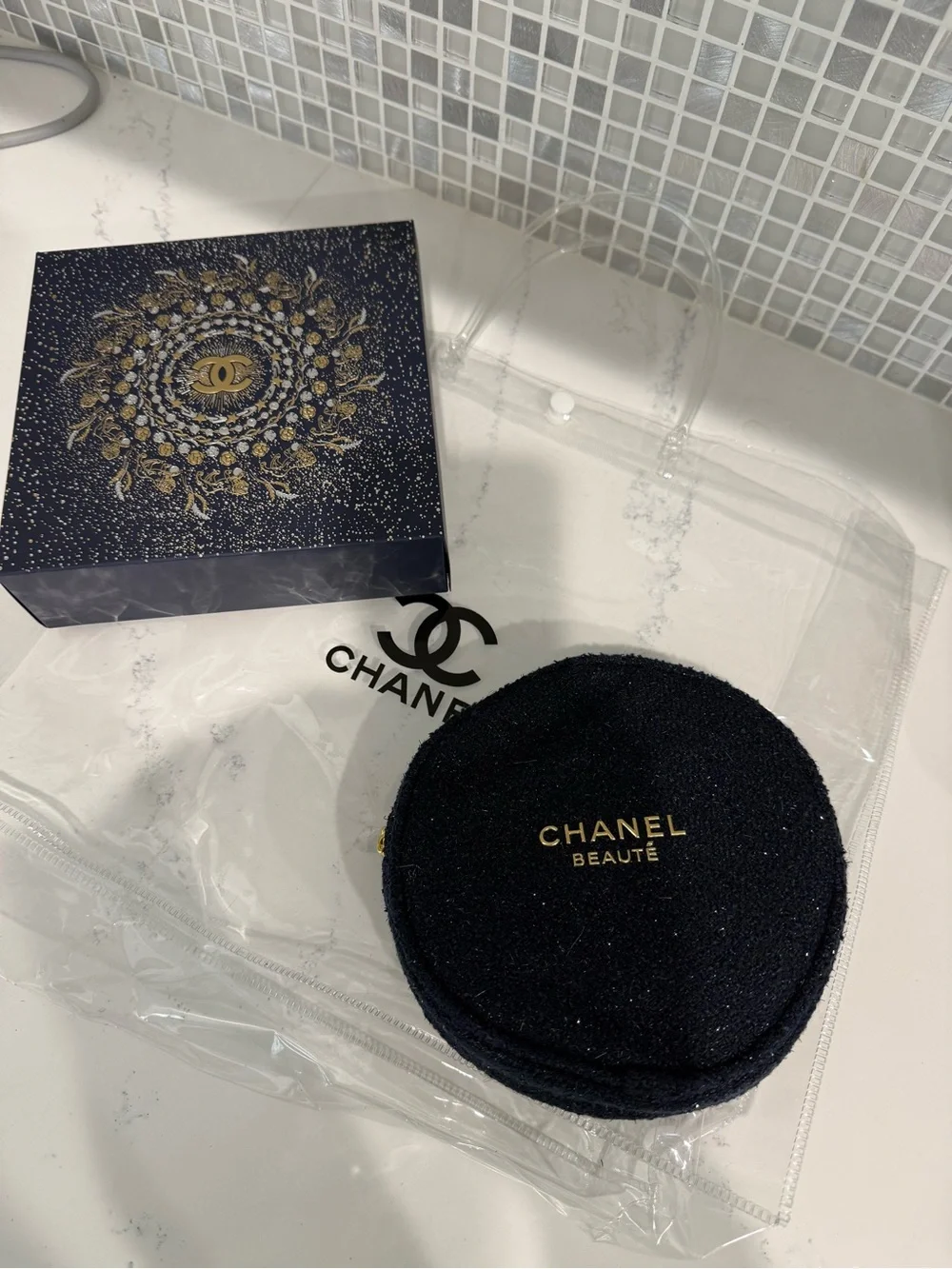NEW CHANEL Beaute 2025 Christmas Limited Round Makeup Cosmetic Pouch Bag